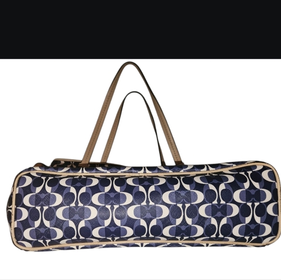 Coach Peyton Dream Blue Large Tote - Picture 4 of 10